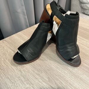 Franco Sarto Black Heeled Boots with Open Toe (1-226)